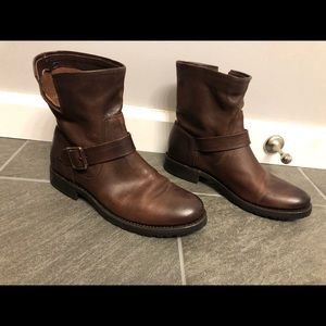 Dark brown Natalie short leather engineer boots